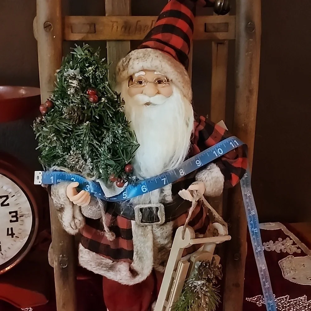 Holiday Rustic Santa Display 🎅 - Picture 5 of 9